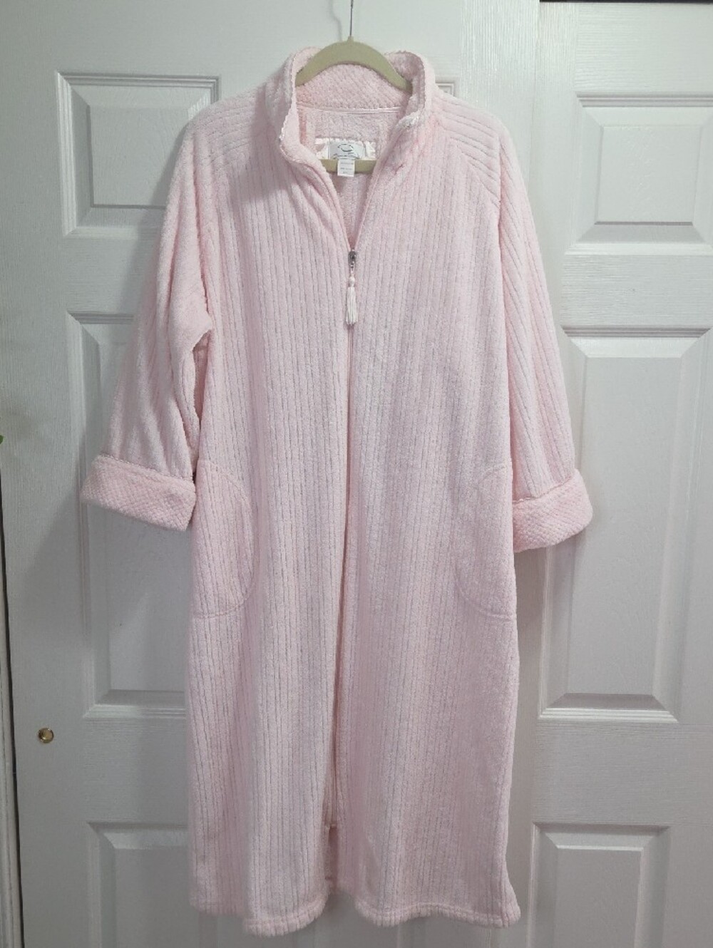 Oscar de la Renta Pink Ribbed Zip-Front Robe - Picture 2 of 6